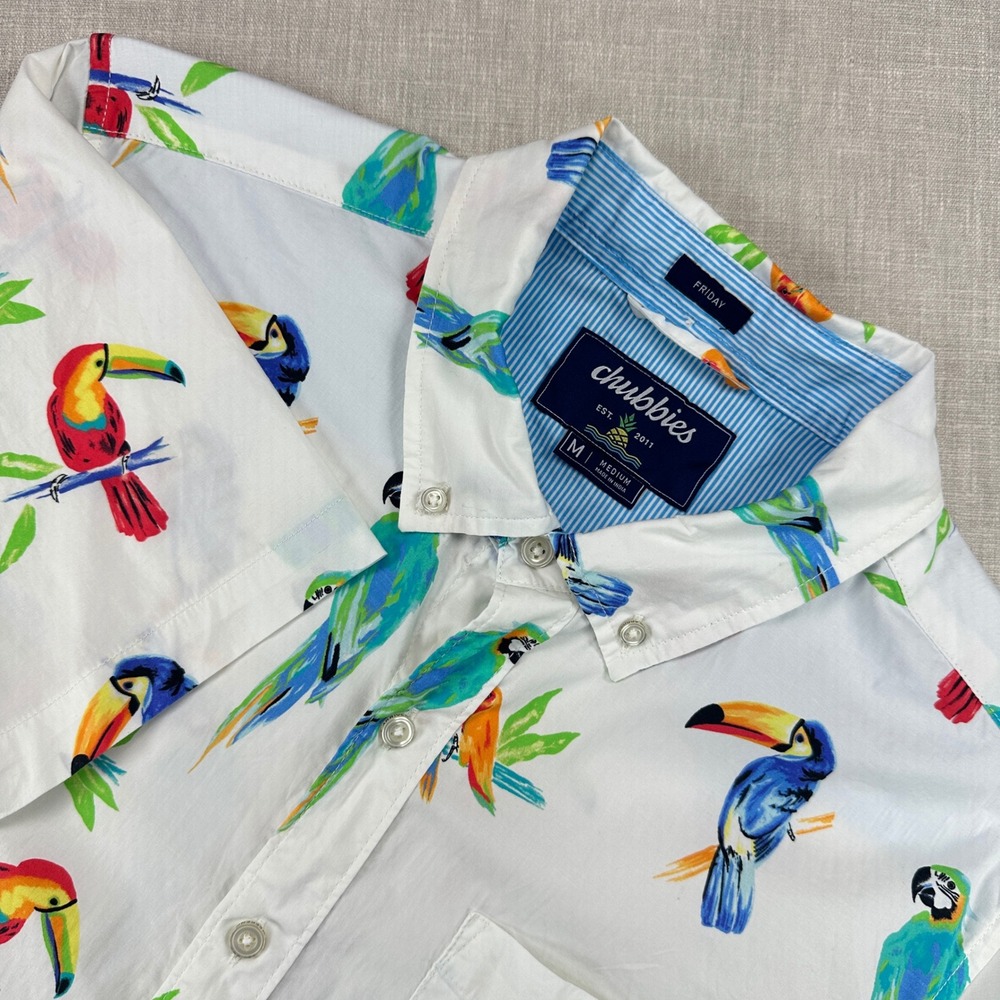 Chubbies Friday Shirt Mens Medium White Tropical Bird Toucan Parrot Short Sleeve